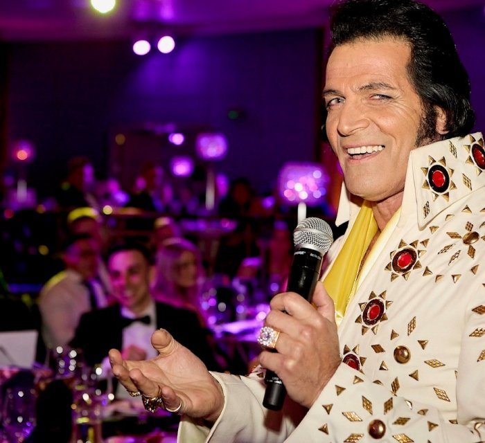 Elvis - Mark Andrew - After Dinner Entertainers - Actor & Entertainer.